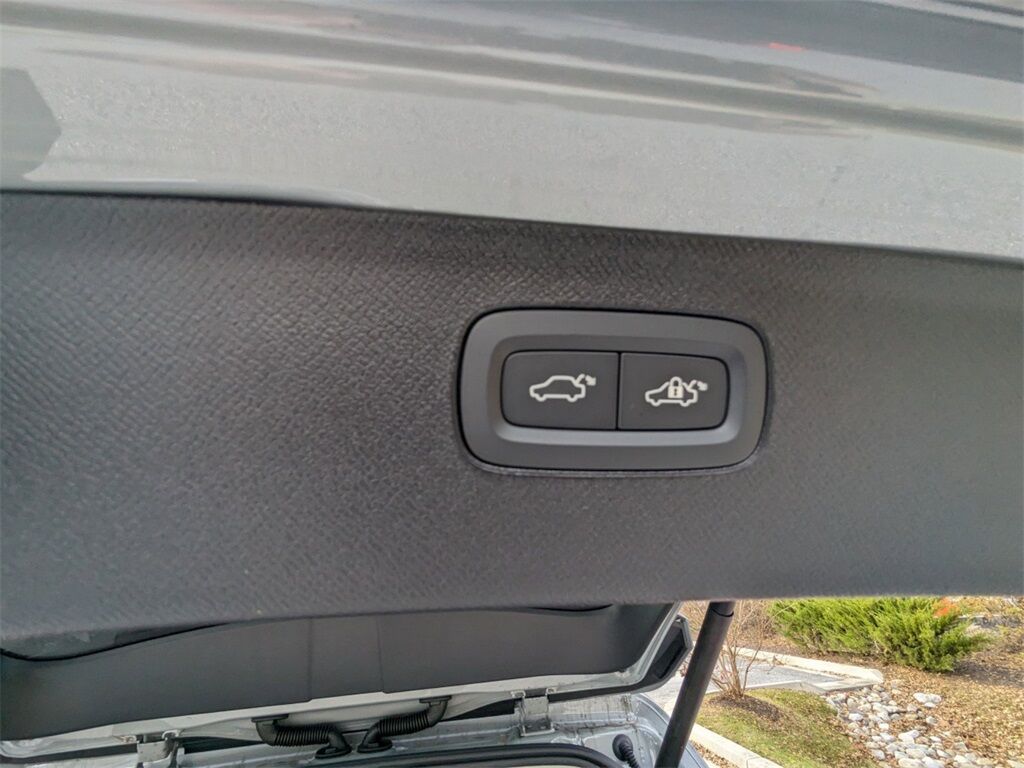 2025 Volvo XC90 Plug-In Hybrid T8 Plus Hunt Valley MD