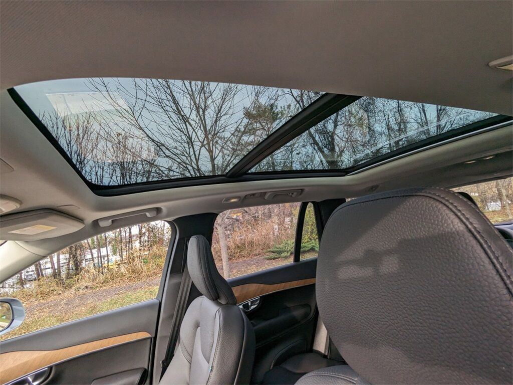 2025 Volvo XC90 Plug-In Hybrid T8 Plus Hunt Valley MD