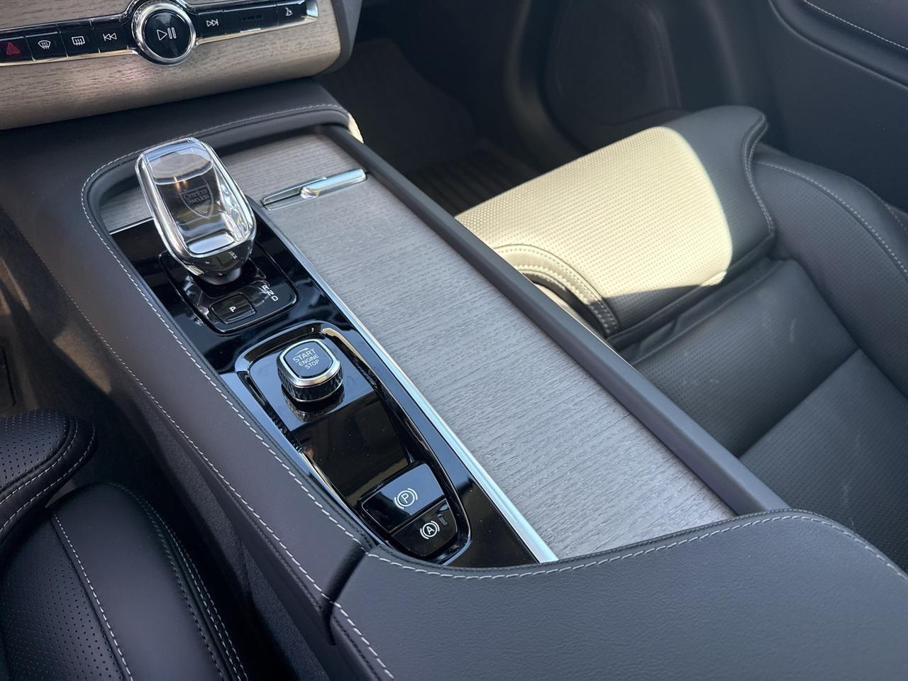 2025 Volvo XC90 Plug-In Hybrid T8 Ultra Bend OR