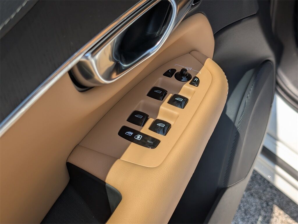 2025 Volvo XC90 Plug-In Hybrid T8 Ultra Hunt Valley MD