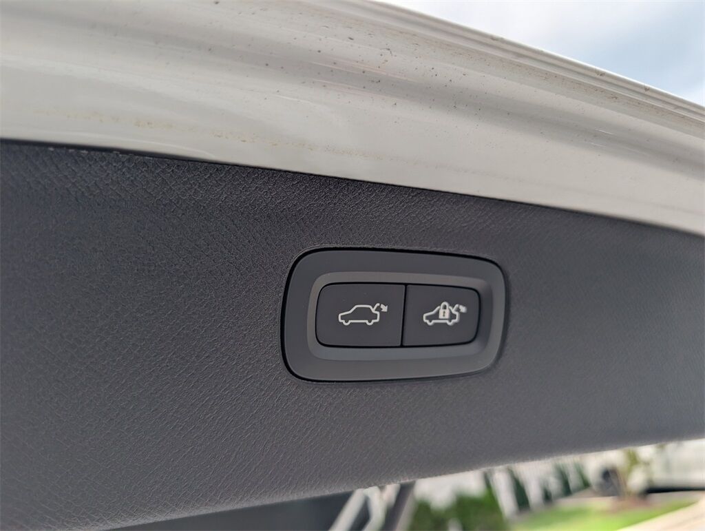 2025 Volvo XC90 Plug-In Hybrid T8 Ultra Hunt Valley MD