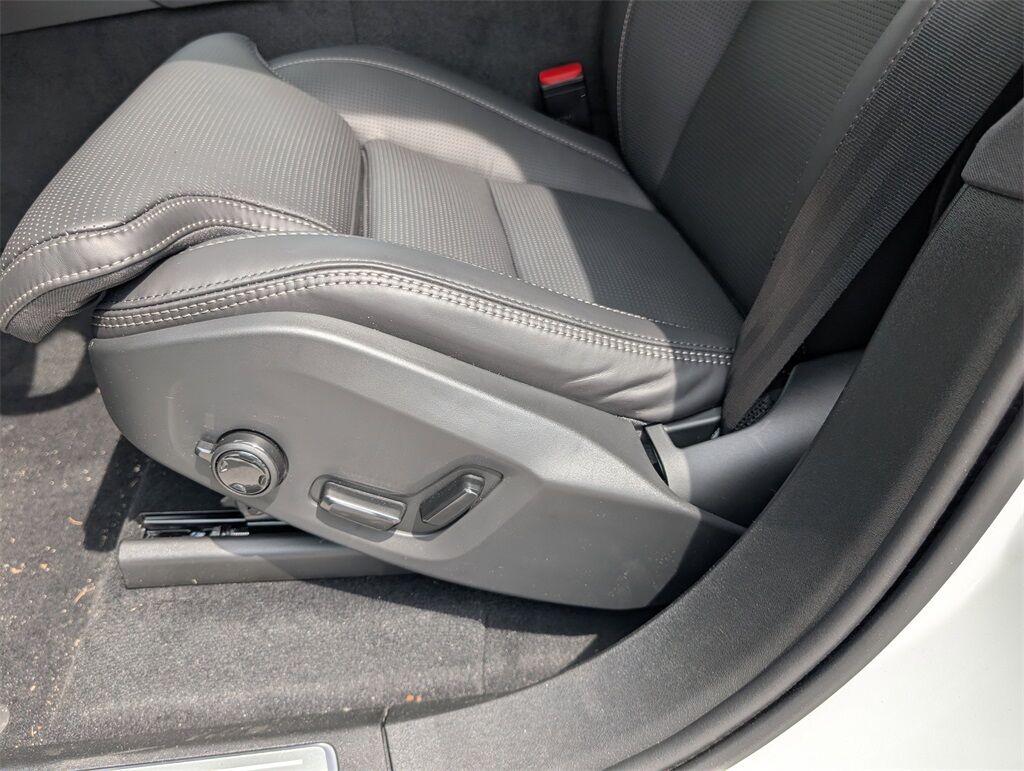 2025 Volvo XC90 Plug-In Hybrid T8 Ultra Hunt Valley MD