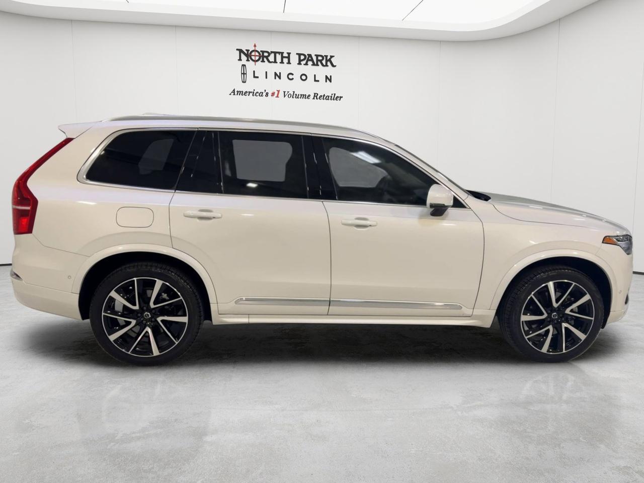 2025 Volvo XC90 Plus