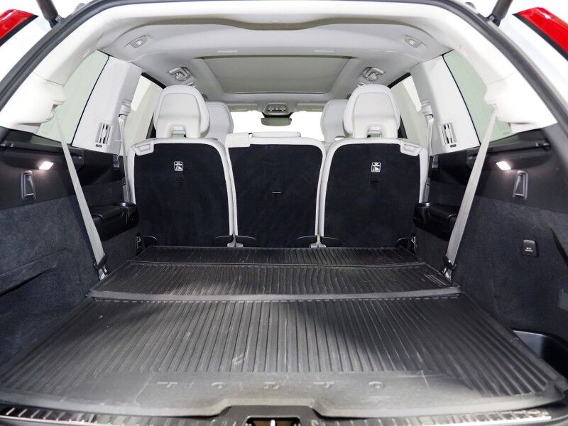 2025 Volvo XC90 T8 Plug-In Hybrid Plus AWD *NAVIGATION, DIGITAL COCKPIT, ADAPTIVE CRUISE, SAFETY ALERTS, 360 VIEW CAMERAS, PANORAMA MOONROOF, LEATHER, HEATED SEATS/STEERING, REMOTE START, 20 INCH WHEELS, APPLE CARPLAY Round Rock TX