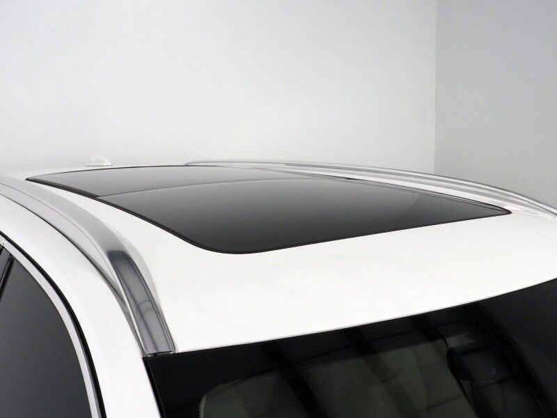 2025 Volvo XC90 T8 Plug-In Hybrid Plus AWD *NAVIGATION, DIGITAL COCKPIT, ADAPTIVE CRUISE, SAFETY ALERTS, 360 VIEW CAMERAS, PANORAMA MOONROOF, LEATHER, HEATED SEATS/STEERING, REMOTE START, 20 INCH WHEELS, APPLE CARPLAY Round Rock TX