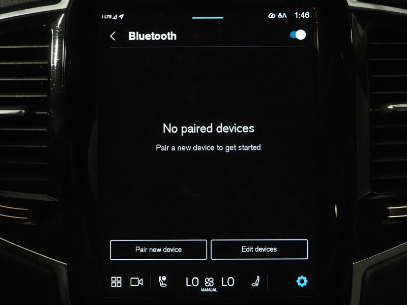 2025 Volvo XC90 T8 Plug-In Hybrid Plus AWD *NAVIGATION, DIGITAL COCKPIT, ADAPTIVE CRUISE, SAFETY ALERTS, 360 VIEW CAMERAS, PANORAMA MOONROOF, LEATHER, HEATED SEATS/STEERING, REMOTE START, 20 INCH WHEELS, APPLE CARPLAY Round Rock TX