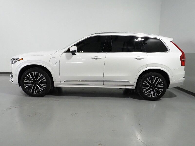 2025 Volvo XC90 T8 Plug-In Hybrid Plus AWD *NAVIGATION, DIGITAL COCKPIT, ADAPTIVE CRUISE, SAFETY ALERTS, 360 VIEW CAMERAS, PANORAMA MOONROOF, LEATHER, HEATED SEATS/STEERING, REMOTE START, 20 INCH WHEELS, APPLE CARPLAY Round Rock TX