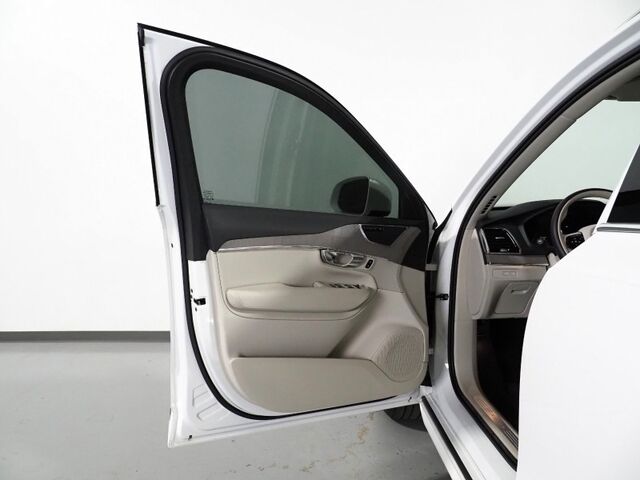 2025 Volvo XC90 T8 Plug-In Hybrid Plus AWD *NAVIGATION, DIGITAL COCKPIT, ADAPTIVE CRUISE, SAFETY ALERTS, 360 VIEW CAMERAS, PANORAMA MOONROOF, LEATHER, HEATED SEATS/STEERING, REMOTE START, 20 INCH WHEELS, APPLE CARPLAY Round Rock TX