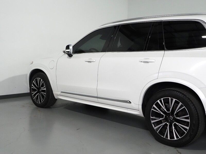 2025 Volvo XC90 T8 Plug-In Hybrid Plus AWD *NAVIGATION, DIGITAL COCKPIT, ADAPTIVE CRUISE, SAFETY ALERTS, 360 VIEW CAMERAS, PANORAMA MOONROOF, LEATHER, HEATED SEATS/STEERING, REMOTE START, 20 INCH WHEELS, APPLE CARPLAY Round Rock TX