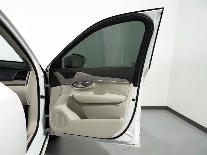 2025 Volvo XC90 T8 Plug-In Hybrid Plus AWD *NAVIGATION, DIGITAL COCKPIT, ADAPTIVE CRUISE, SAFETY ALERTS, 360 VIEW CAMERAS, PANORAMA MOONROOF, LEATHER, HEATED SEATS/STEERING, REMOTE START, 20 INCH WHEELS, APPLE CARPLAY Round Rock TX