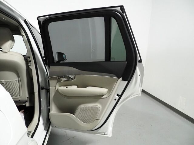 2025 Volvo XC90 T8 Plug-In Hybrid Plus AWD *NAVIGATION, DIGITAL COCKPIT, ADAPTIVE CRUISE, SAFETY ALERTS, 360 VIEW CAMERAS, PANORAMA MOONROOF, LEATHER, HEATED SEATS/STEERING, REMOTE START, 20 INCH WHEELS, APPLE CARPLAY Round Rock TX