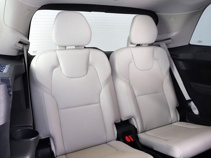 2025 Volvo XC90 T8 Plug-In Hybrid Plus AWD *NAVIGATION, DIGITAL COCKPIT, ADAPTIVE CRUISE, SAFETY ALERTS, 360 VIEW CAMERAS, PANORAMA MOONROOF, LEATHER, HEATED SEATS/STEERING, REMOTE START, 20 INCH WHEELS, APPLE CARPLAY Round Rock TX