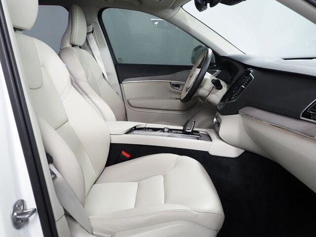 2025 Volvo XC90 T8 Plug-In Hybrid Plus AWD *NAVIGATION, DIGITAL COCKPIT, ADAPTIVE CRUISE, SAFETY ALERTS, 360 VIEW CAMERAS, PANORAMA MOONROOF, LEATHER, HEATED SEATS/STEERING, REMOTE START, 20 INCH WHEELS, APPLE CARPLAY Round Rock TX