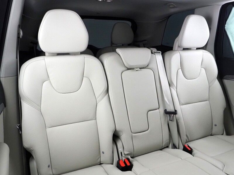 2025 Volvo XC90 T8 Plug-In Hybrid Plus AWD *NAVIGATION, DIGITAL COCKPIT, ADAPTIVE CRUISE, SAFETY ALERTS, 360 VIEW CAMERAS, PANORAMA MOONROOF, LEATHER, HEATED SEATS/STEERING, REMOTE START, 20 INCH WHEELS, APPLE CARPLAY Round Rock TX