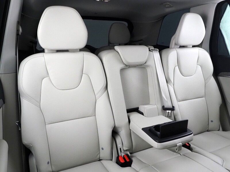 2025 Volvo XC90 T8 Plug-In Hybrid Plus AWD *NAVIGATION, DIGITAL COCKPIT, ADAPTIVE CRUISE, SAFETY ALERTS, 360 VIEW CAMERAS, PANORAMA MOONROOF, LEATHER, HEATED SEATS/STEERING, REMOTE START, 20 INCH WHEELS, APPLE CARPLAY Round Rock TX