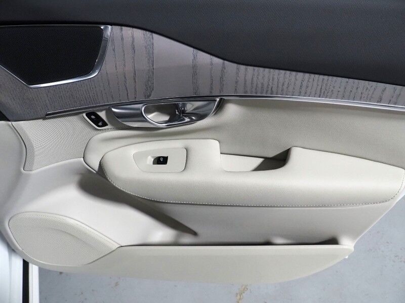 2025 Volvo XC90 T8 Plug-In Hybrid Plus AWD *NAVIGATION, DIGITAL COCKPIT, ADAPTIVE CRUISE, SAFETY ALERTS, 360 VIEW CAMERAS, PANORAMA MOONROOF, LEATHER, HEATED SEATS/STEERING, REMOTE START, 20 INCH WHEELS, APPLE CARPLAY Round Rock TX