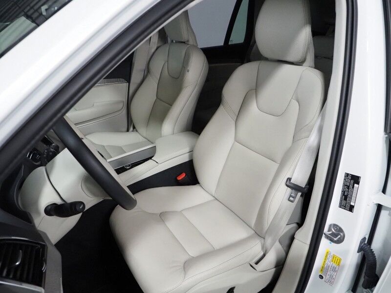 2025 Volvo XC90 T8 Plug-In Hybrid Plus AWD *NAVIGATION, DIGITAL COCKPIT, ADAPTIVE CRUISE, SAFETY ALERTS, 360 VIEW CAMERAS, PANORAMA MOONROOF, LEATHER, HEATED SEATS/STEERING, REMOTE START, 20 INCH WHEELS, APPLE CARPLAY Round Rock TX