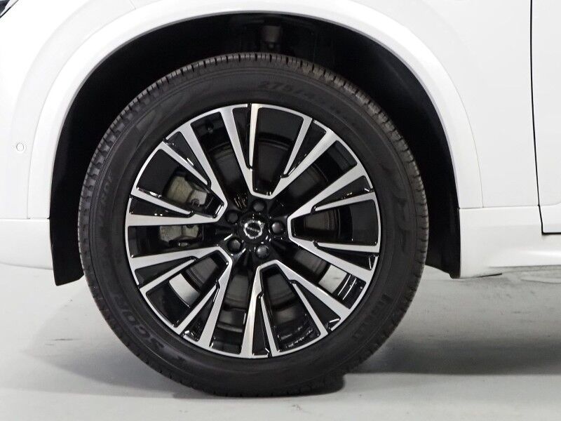 2025 Volvo XC90 T8 Plug-In Hybrid Plus AWD *NAVIGATION, DIGITAL COCKPIT, ADAPTIVE CRUISE, SAFETY ALERTS, 360 VIEW CAMERAS, PANORAMA MOONROOF, LEATHER, HEATED SEATS/STEERING, REMOTE START, 20 INCH WHEELS, APPLE CARPLAY Round Rock TX