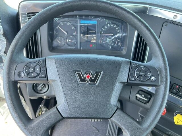 2025 Western Star 47X Jerr-Dan 28' 15-Ton Industrial Carrier Truck Miami FL