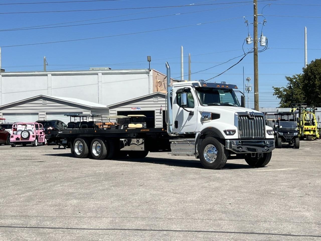2025 Western Star 47X Jerr-Dan 28' 15-Ton Industrial Carrier Truck