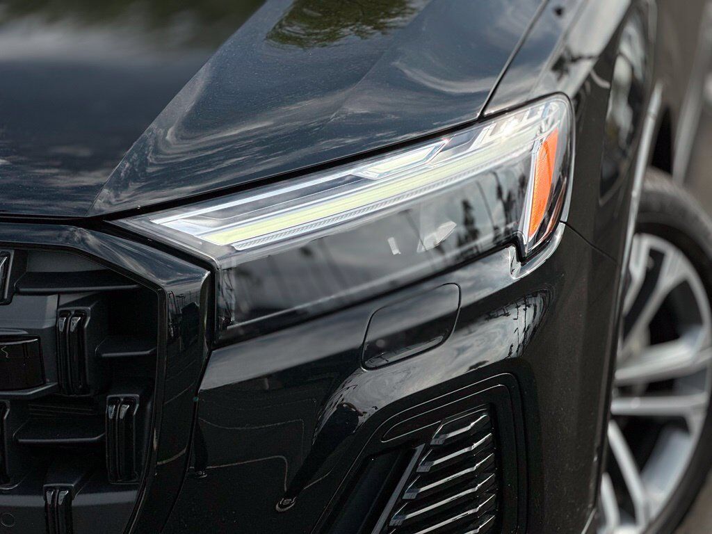 2026 Audi Q7 45 Premium