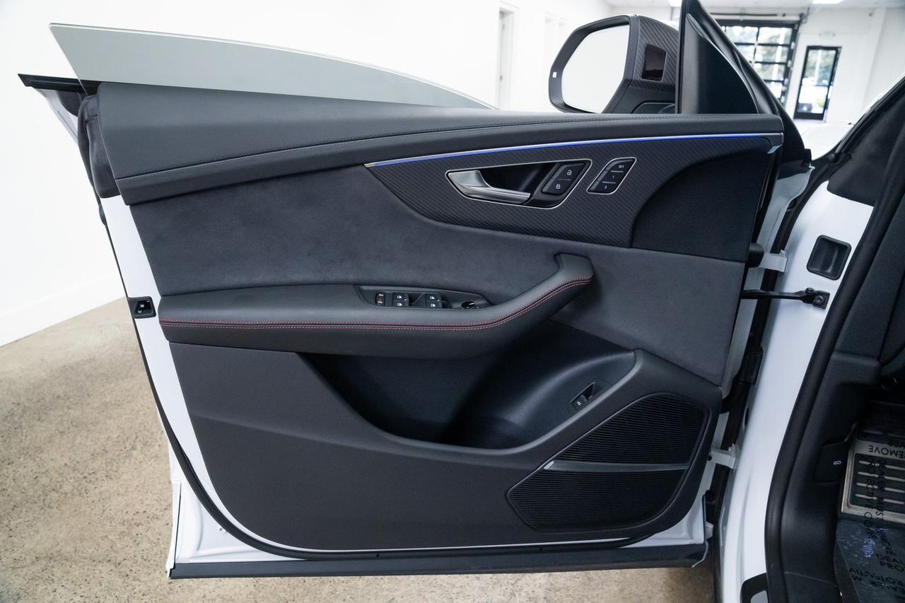 2026 Audi RS Q8 performance 4.0T 1 Owner Executive Package Matte Carbon Package Portland OR