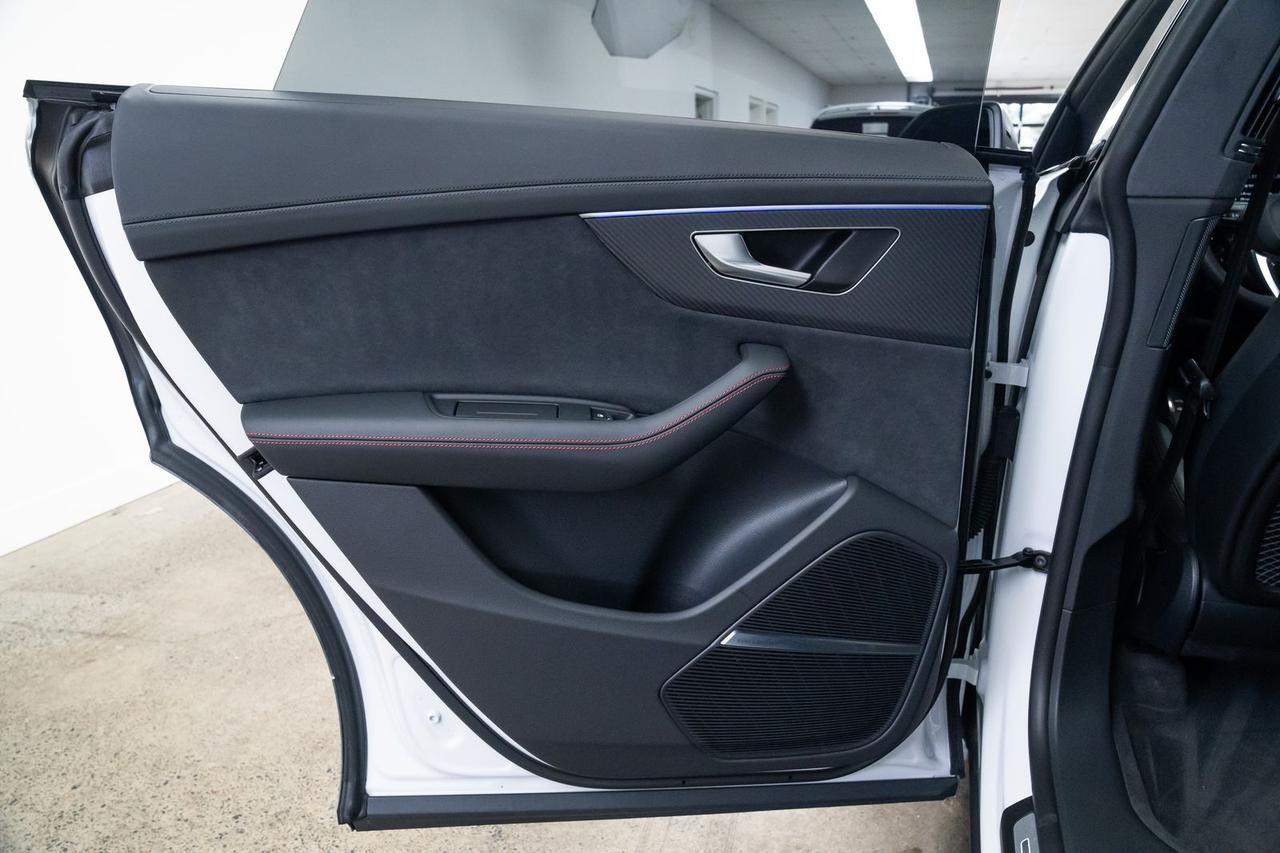 2026 Audi RS Q8 performance 4.0T 1 Owner Executive Package Matte Carbon Package Portland OR