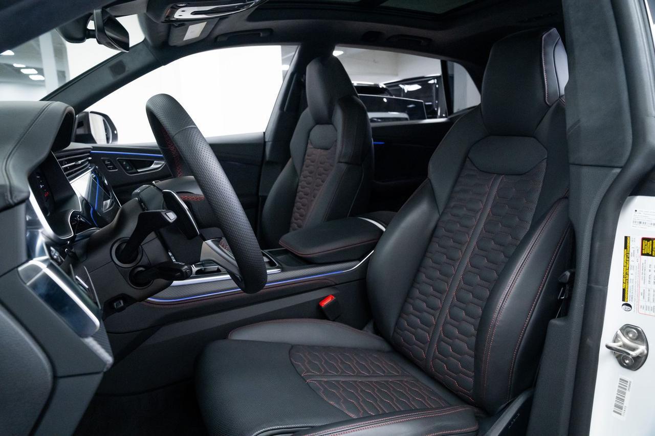 2026 Audi RS Q8 performance 4.0T 1 Owner Executive Package Matte Carbon Package Portland OR