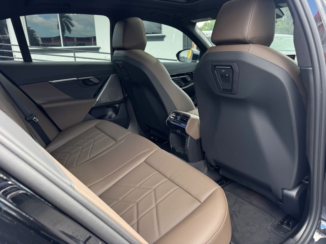 2026 BMW 5 Series 530i xDrive Sedan 4D