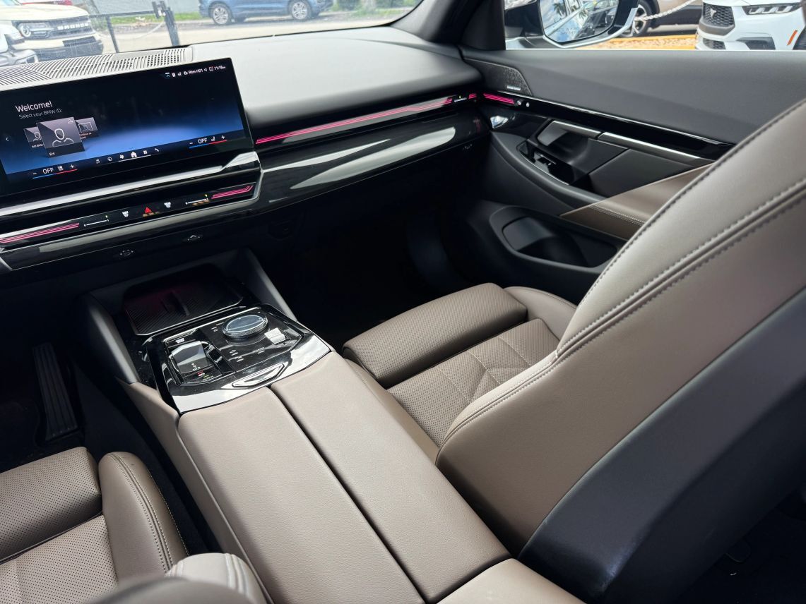 2026 BMW 5 Series 530i xDrive Sedan 4D