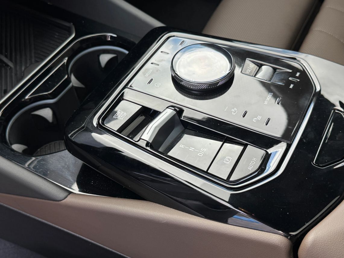 2026 BMW 5 Series 530i xDrive Sedan 4D