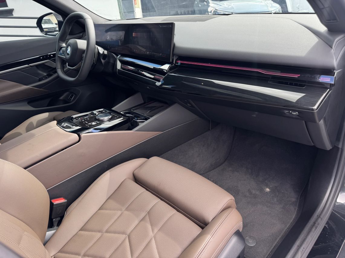 2026 BMW 5 Series 530i xDrive Sedan 4D