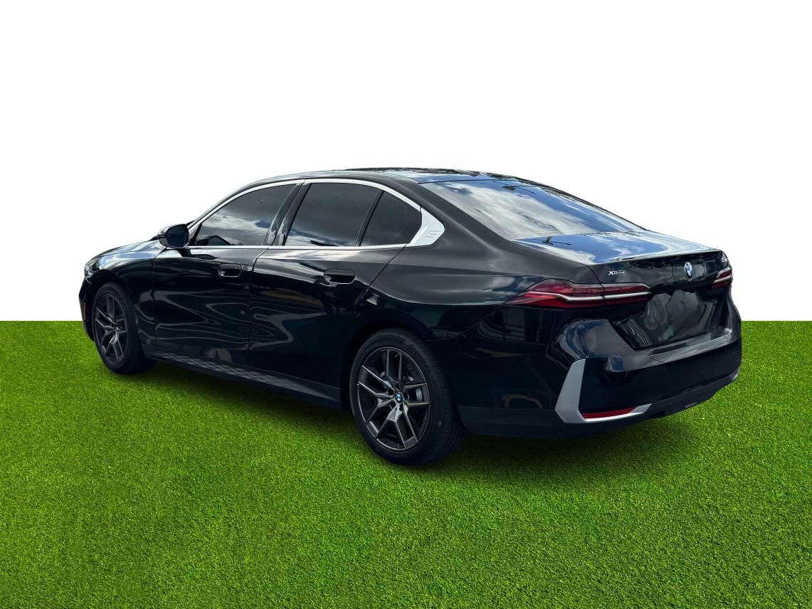 2026 BMW 5 Series 530i xDrive Sedan 4D