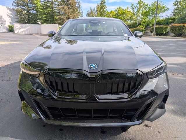 2026 BMW 5 Series 550e xDrive