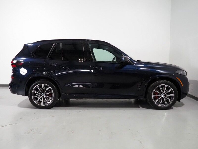 2026 BMW X5 sDrive40i *M SPORT, EXECUTIVE PKG, DRIVING ASSIST PRO, HEADS-UP DISPLAY, NAVIGATION, ADAPTIVE CRUISE, SAFETY ALERTS, 360 CAMERAS, PANO SKY LOUNGE ROOF, CLIMATE/MULTI-CONTOUR SEATS, HEATED STEERING, HARMAN/KARDON, WIRELESS CHARGING Round Rock TX