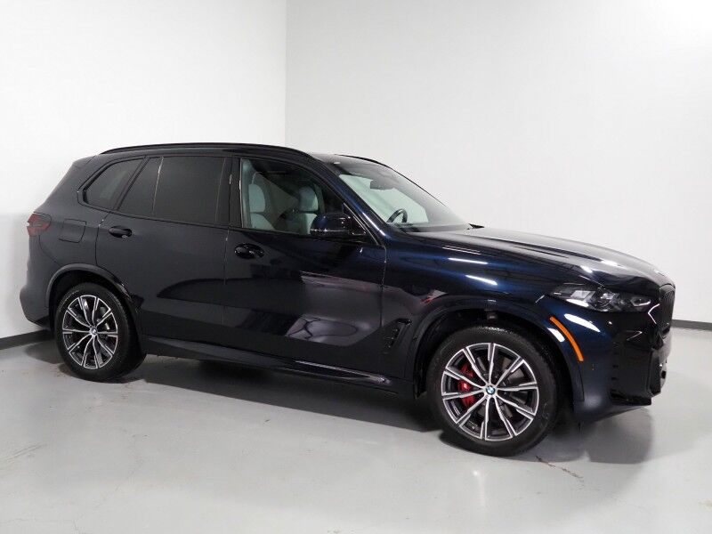 2026 BMW X5 sDrive40i *M SPORT, EXECUTIVE PKG, DRIVING ASSIST PRO, HEADS-UP DISPLAY, NAVIGATION, ADAPTIVE CRUISE, SAFETY ALERTS, 360 CAMERAS, PANO SKY LOUNGE ROOF, CLIMATE/MULTI-CONTOUR SEATS, HEATED STEERING, HARMAN/KARDON, WIRELESS CHARGING