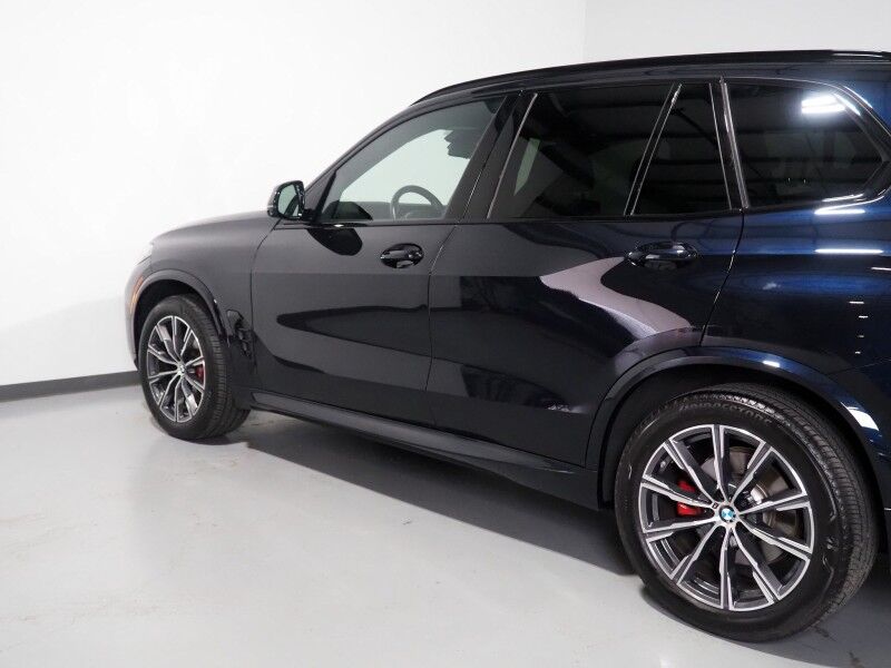 2026 BMW X5 sDrive40i *M SPORT, EXECUTIVE PKG, DRIVING ASSIST PRO, HEADS-UP DISPLAY, NAVIGATION, ADAPTIVE CRUISE, SAFETY ALERTS, 360 CAMERAS, PANO SKY LOUNGE ROOF, CLIMATE/MULTI-CONTOUR SEATS, HEATED STEERING, HARMAN/KARDON, WIRELESS CHARGING Round Rock TX
