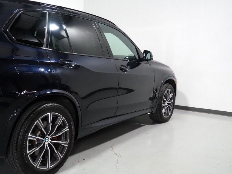 2026 BMW X5 sDrive40i *M SPORT, EXECUTIVE PKG, DRIVING ASSIST PRO, HEADS-UP DISPLAY, NAVIGATION, ADAPTIVE CRUISE, SAFETY ALERTS, 360 CAMERAS, PANO SKY LOUNGE ROOF, CLIMATE/MULTI-CONTOUR SEATS, HEATED STEERING, HARMAN/KARDON, WIRELESS CHARGING Round Rock TX
