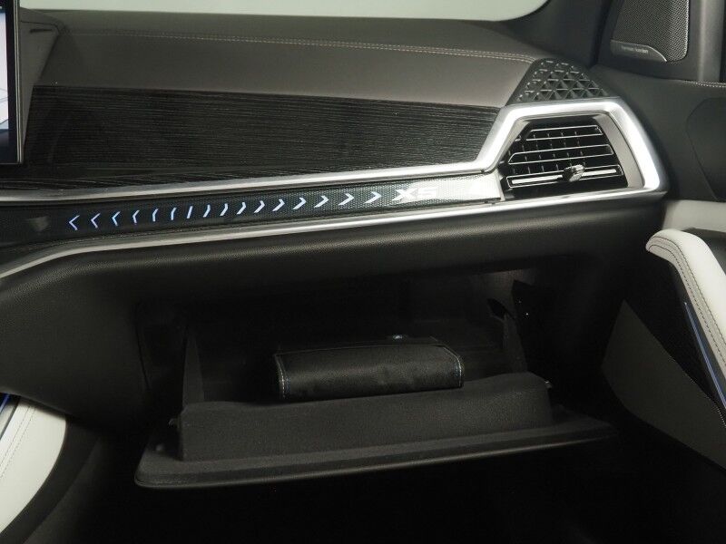 2026 BMW X5 sDrive40i *M SPORT, EXECUTIVE PKG, DRIVING ASSIST PRO, HEADS-UP DISPLAY, NAVIGATION, ADAPTIVE CRUISE, SAFETY ALERTS, 360 CAMERAS, PANO SKY LOUNGE ROOF, CLIMATE/MULTI-CONTOUR SEATS, HEATED STEERING, HARMAN/KARDON, WIRELESS CHARGING Round Rock TX