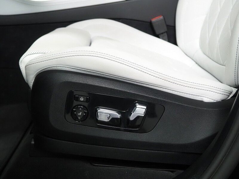 2026 BMW X5 sDrive40i *M SPORT, EXECUTIVE PKG, DRIVING ASSIST PRO, HEADS-UP DISPLAY, NAVIGATION, ADAPTIVE CRUISE, SAFETY ALERTS, 360 CAMERAS, PANO SKY LOUNGE ROOF, CLIMATE/MULTI-CONTOUR SEATS, HEATED STEERING, HARMAN/KARDON, WIRELESS CHARGING Round Rock TX