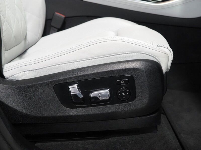 2026 BMW X5 sDrive40i *M SPORT, EXECUTIVE PKG, DRIVING ASSIST PRO, HEADS-UP DISPLAY, NAVIGATION, ADAPTIVE CRUISE, SAFETY ALERTS, 360 CAMERAS, PANO SKY LOUNGE ROOF, CLIMATE/MULTI-CONTOUR SEATS, HEATED STEERING, HARMAN/KARDON, WIRELESS CHARGING Round Rock TX