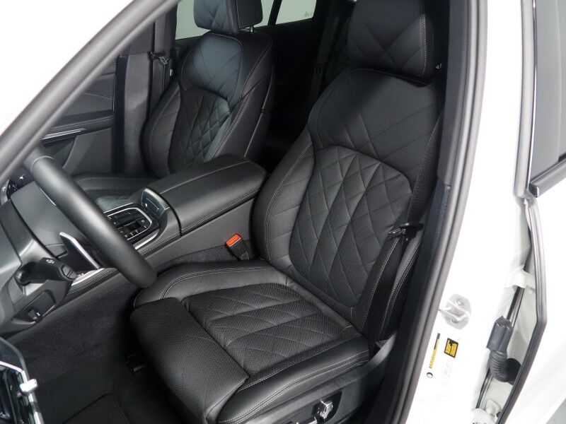 2026 BMW X5 sDrive40i *M SPORT PKG, HEADS-UP DISPLAY, NAVIGATION, LIVE COCKPIT PRO, SAFETY ALERTS, CURVED DISPLAY, 360 CAMERAS, PANORAMA MOONROOF, CLIMATE/MULTI-CONTOUR SEATS, HEATED STEERING, HARMAN/KARDON, WIRELESS CHARGING Round Rock TX