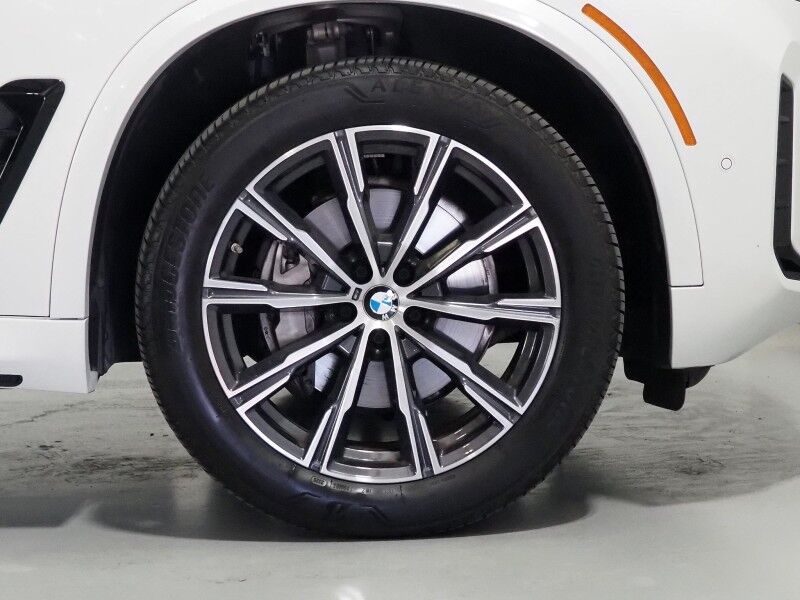 2026 BMW X5 sDrive40i *M SPORT PKG, HEADS-UP DISPLAY, NAVIGATION, LIVE COCKPIT PRO, SAFETY ALERTS, CURVED DISPLAY, 360 CAMERAS, PANORAMA MOONROOF, CLIMATE/MULTI-CONTOUR SEATS, HEATED STEERING, HARMAN/KARDON, WIRELESS CHARGING Round Rock TX