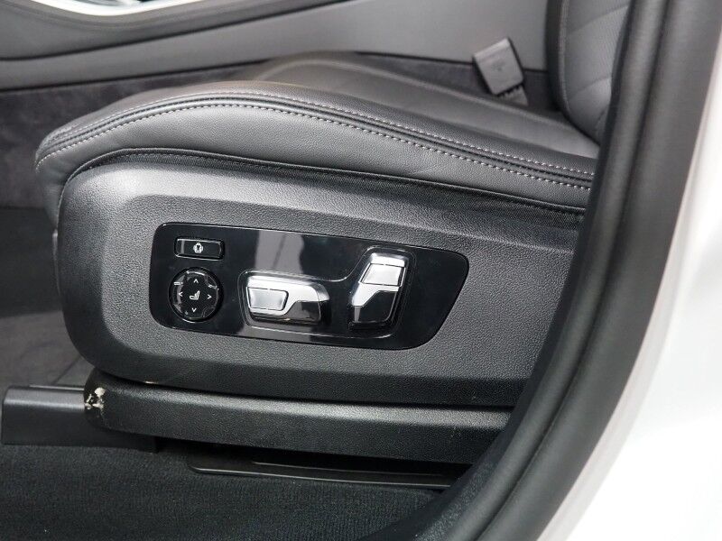 2026 BMW X5 sDrive40i *M SPORT PKG, HEADS-UP DISPLAY, NAVIGATION, LIVE COCKPIT PRO, SAFETY ALERTS, CURVED DISPLAY, 360 CAMERAS, PANORAMA MOONROOF, CLIMATE/MULTI-CONTOUR SEATS, HEATED STEERING, HARMAN/KARDON, WIRELESS CHARGING Round Rock TX