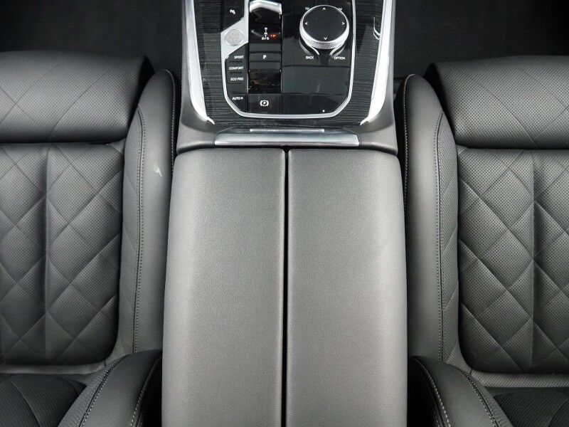 2026 BMW X5 sDrive40i *M SPORT PKG, HEADS-UP DISPLAY, NAVIGATION, LIVE COCKPIT PRO, SAFETY ALERTS, CURVED DISPLAY, 360 CAMERAS, PANORAMA MOONROOF, CLIMATE/MULTI-CONTOUR SEATS, HEATED STEERING, HARMAN/KARDON, WIRELESS CHARGING Round Rock TX