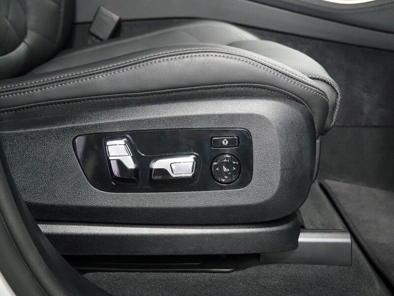 2026 BMW X5 sDrive40i *M SPORT PKG, HEADS-UP DISPLAY, NAVIGATION, LIVE COCKPIT PRO, SAFETY ALERTS, CURVED DISPLAY, 360 CAMERAS, PANORAMA MOONROOF, CLIMATE/MULTI-CONTOUR SEATS, HEATED STEERING, HARMAN/KARDON, WIRELESS CHARGING Round Rock TX
