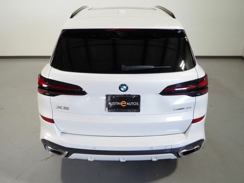 2026 BMW X5 sDrive40i *M SPORT PKG, HEADS-UP DISPLAY, NAVIGATION, LIVE COCKPIT PRO, SAFETY ALERTS, CURVED DISPLAY, 360 CAMERAS, PANORAMA MOONROOF, CLIMATE/MULTI-CONTOUR SEATS, HEATED STEERING, HARMAN/KARDON, WIRELESS CHARGING Round Rock TX