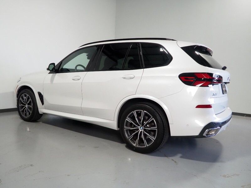 2026 BMW X5 sDrive40i *M SPORT PKG, HEADS-UP DISPLAY, NAVIGATION, LIVE COCKPIT PRO, SAFETY ALERTS, CURVED DISPLAY, 360 CAMERAS, PANORAMA MOONROOF, CLIMATE/MULTI-CONTOUR SEATS, HEATED STEERING, HARMAN/KARDON, WIRELESS CHARGING Round Rock TX