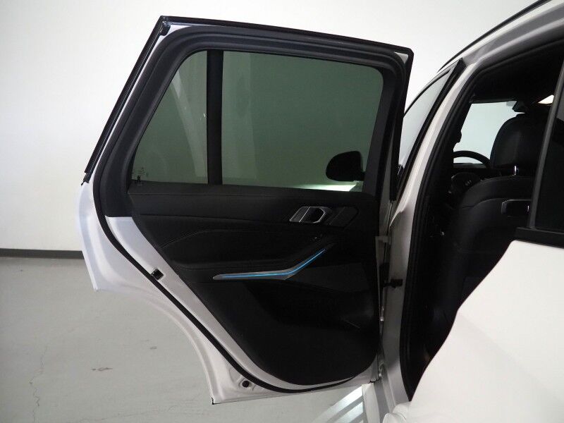 2026 BMW X5 sDrive40i *M SPORT PKG, HEADS-UP DISPLAY, NAVIGATION, LIVE COCKPIT PRO, SAFETY ALERTS, CURVED DISPLAY, 360 CAMERAS, PANORAMA MOONROOF, CLIMATE/MULTI-CONTOUR SEATS, HEATED STEERING, HARMAN/KARDON, WIRELESS CHARGING Round Rock TX