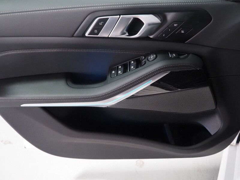 2026 BMW X5 sDrive40i *M SPORT PKG, HEADS-UP DISPLAY, NAVIGATION, LIVE COCKPIT PRO, SAFETY ALERTS, CURVED DISPLAY, 360 CAMERAS, PANORAMA MOONROOF, CLIMATE/MULTI-CONTOUR SEATS, HEATED STEERING, HARMAN/KARDON, WIRELESS CHARGING Round Rock TX